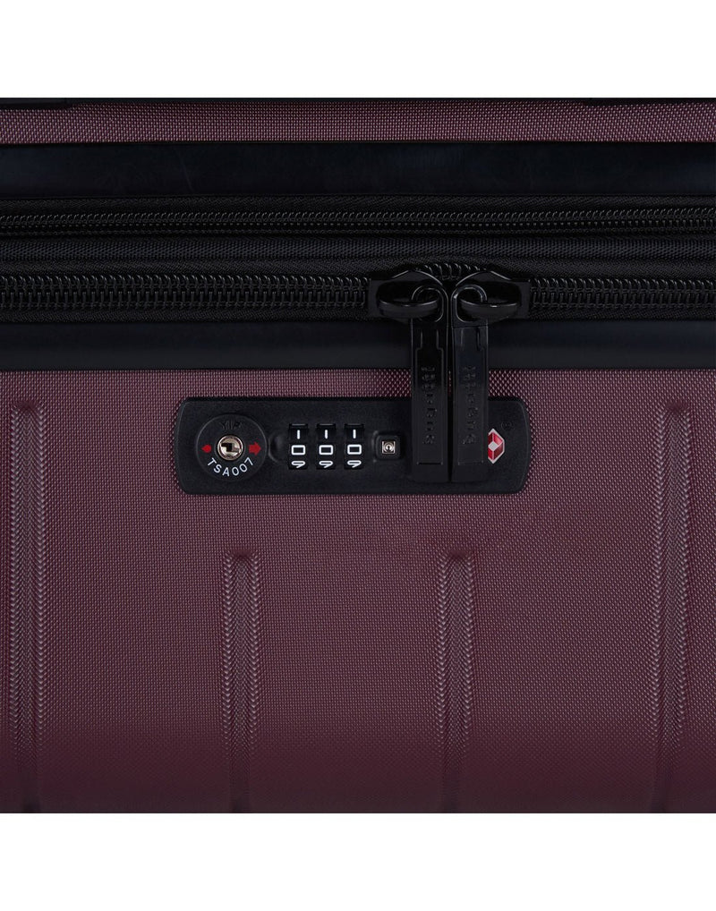 Bugatti Hamburg Hardside Carry-on Spinner in Red Lacquer colour, close-up view of the integrated TSA zipper lock.