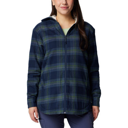 Woman wearing Columbia Women's Holly Hideaway™ Warm Lined Flannel Shirt Jacket in collegiate navy, front view, zipped up