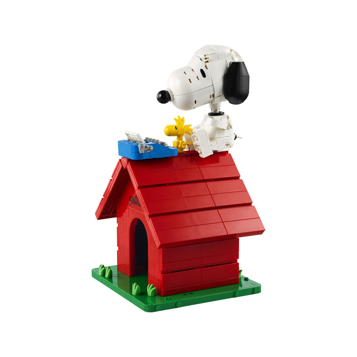 Build LEGO® Peanuts: Snoopy’s Doghouse with Snoopy & Woodstock—perfect for any LEGO Peanuts collection!.