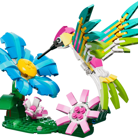 Product Image – LEGO® Wild Animals: Colorful Hummingbird building set.