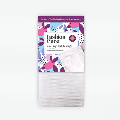 Forever & Ever Jet Setter Travel Kit: a colorful label and white mesh swimwear wash bag inside the package.