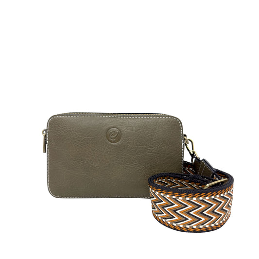 Product Image – Espe Emerson Crossbody: Olive green vegan bag with white stitching & detachable zigzag shoulder strap.