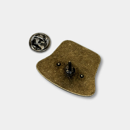 The Tilley Adventure Club Hat Pin features a butterfly clutch—perfect for your bucket hat or global travels.