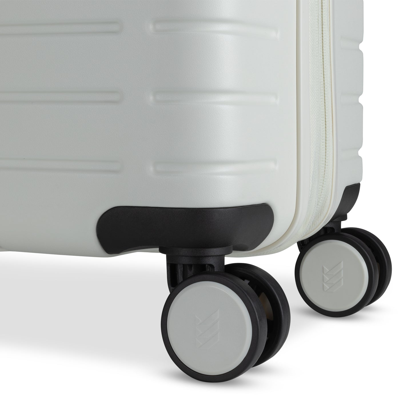 Close up of spinner wheels on tofu white Travelite Epicure 28" Expandable Hardside Spinner