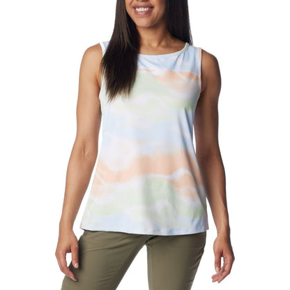 Front view of a woman wearing Columbia Women's Chill River™ Tank in White Undercurrent print.