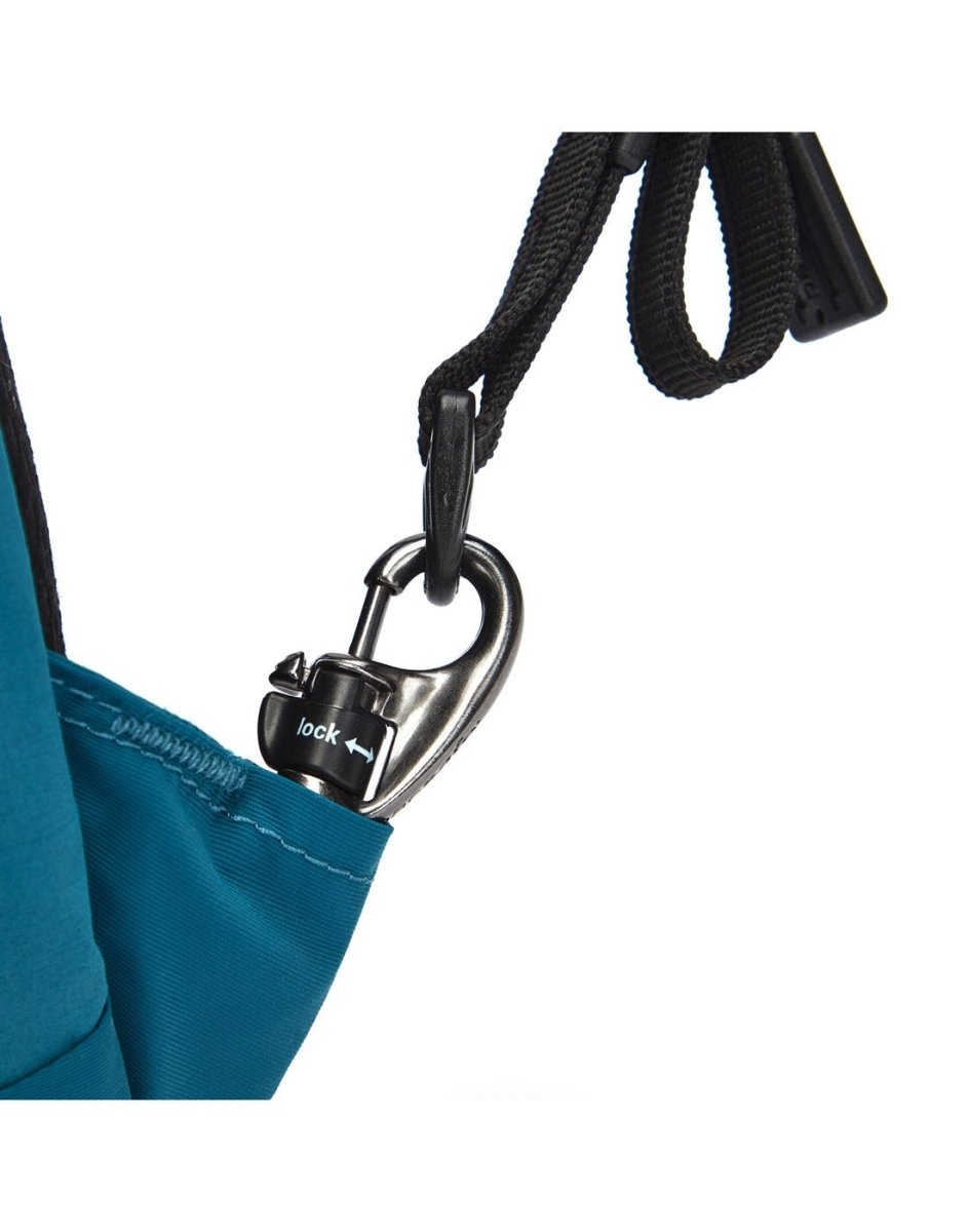 Close up of TurnNLock clip on shoulder strap