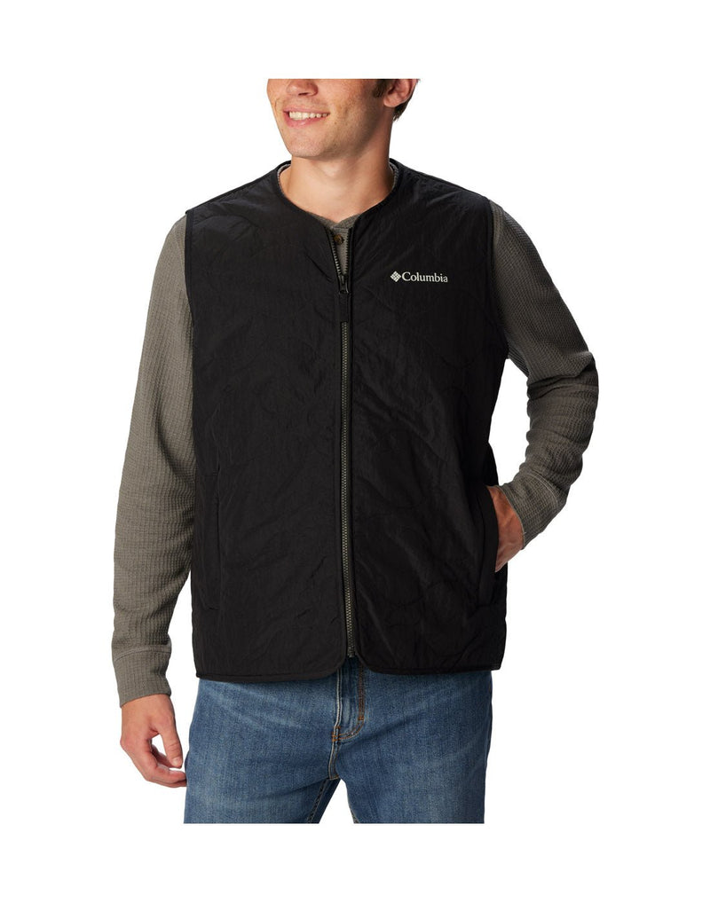 Front view of a man wearing the Columbia Men's Birchwood™ Vest in black colour.