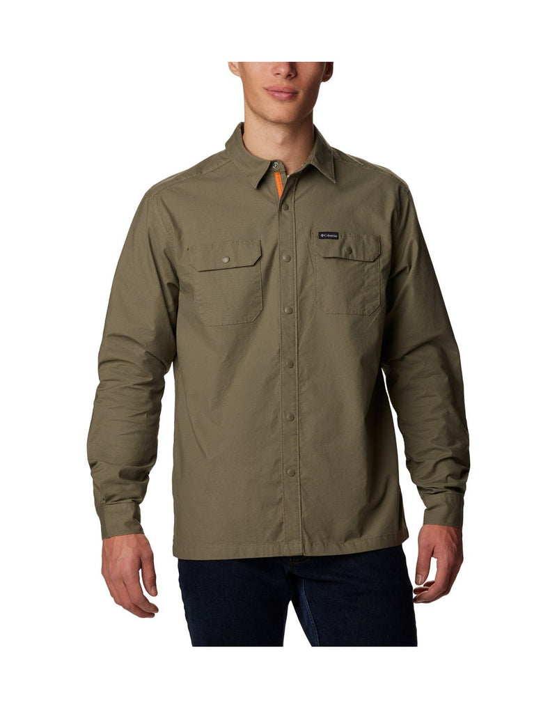 Front view of a man wearing the Columbia Men's Landroamer™ Lined Shirt in Stone Green colour.