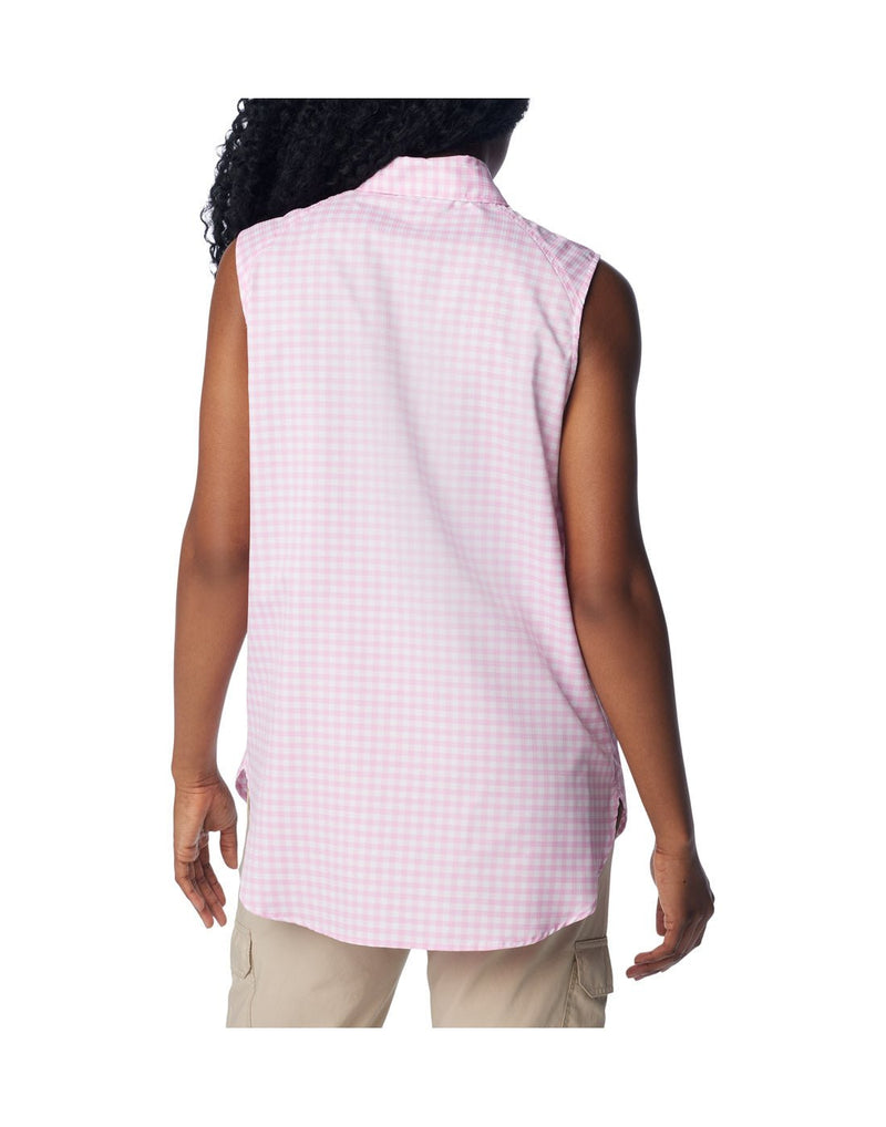 Woman wearing beige pants and Columbia Women's Anytime™ Lite Sleeveless Top in cosmos light pink and white checkered pattern, back view