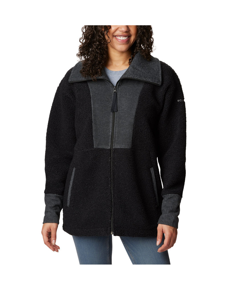 Front view of a woman wearing the Columbia Women's Boundless Trek™ Fleece Full Zip Jacket in Black.